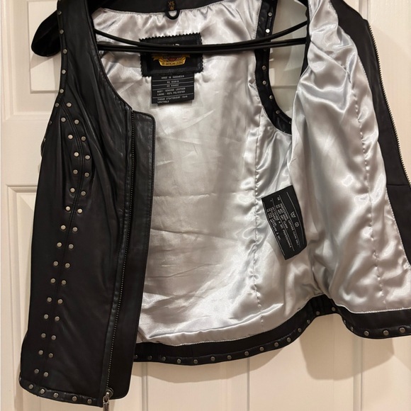 Vintage Harley Davidson Black Leather fancy ✨silver  Studded ✨Vest -XS-Zip front - Picture 9 of 16